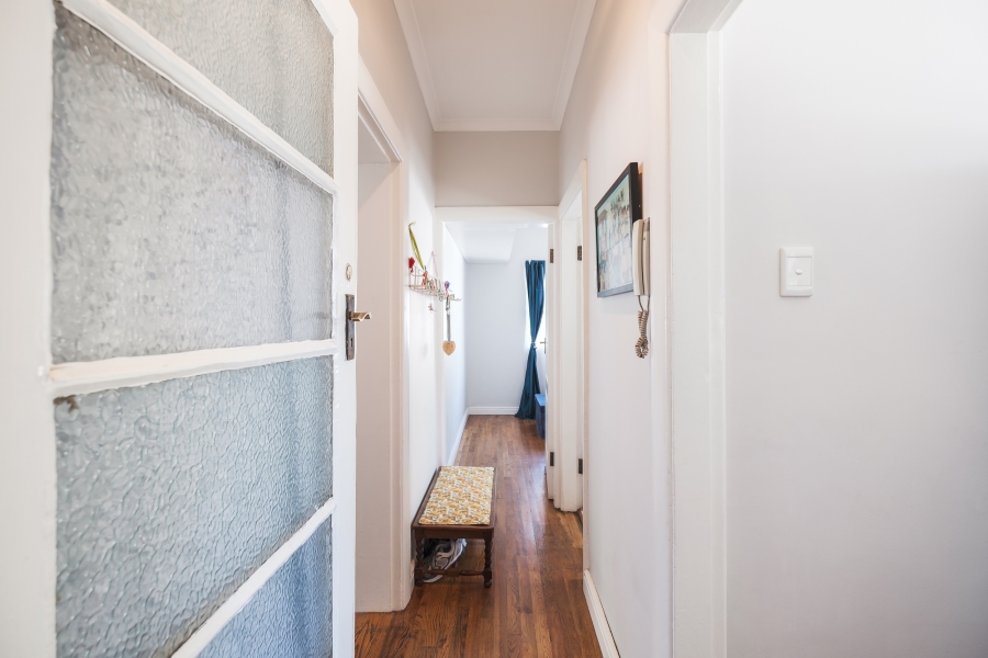 1 Bedroom Property for Sale in Vredehoek Western Cape